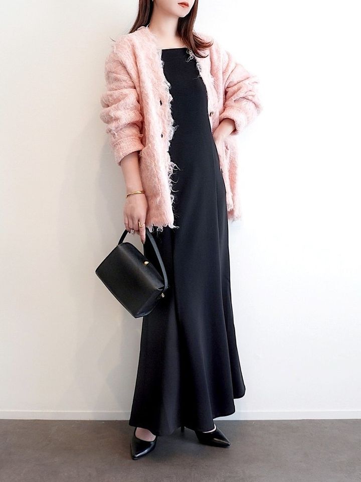 ピンクカーディガンのコーデ2