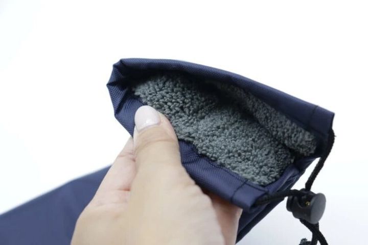 ダイソー 傘の収納袋（はっ水加工、巾着タイプ） 内側