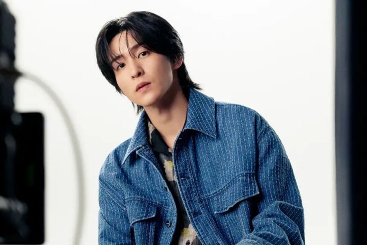 フェンディ ジャパンは16日、ブランドアンバサダーを務めるSnow Manの目黒蓮さん（29）を起用したスペシャル企画「JOURNEY – “旅路”」を開始したことを発表しました。