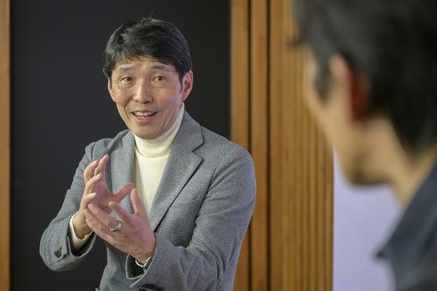 山本知事は、「群馬県は、コンテンツ産業やエンタメ産業の先頭を走りたい」と語尾を強めて語ってくれた 【撮影＝阿部昌也】