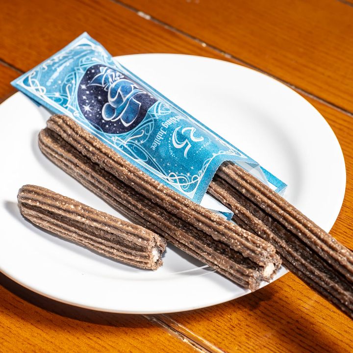 東京ディズニーシー25周年“スパークリング・ジュビリー”ミッキーチュロス（クッキー＆クリーム）2