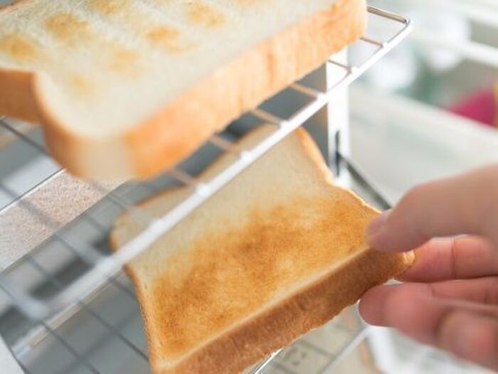 実はNG！食パンの『冷蔵保存』。正しい食パンの保存方法＆美味しく焼くコツ