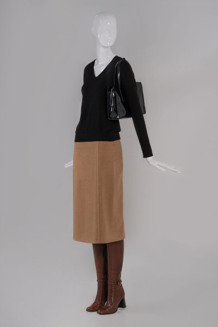 プラダのウールペンシルスカート。1996-97年秋冬コレクションより。