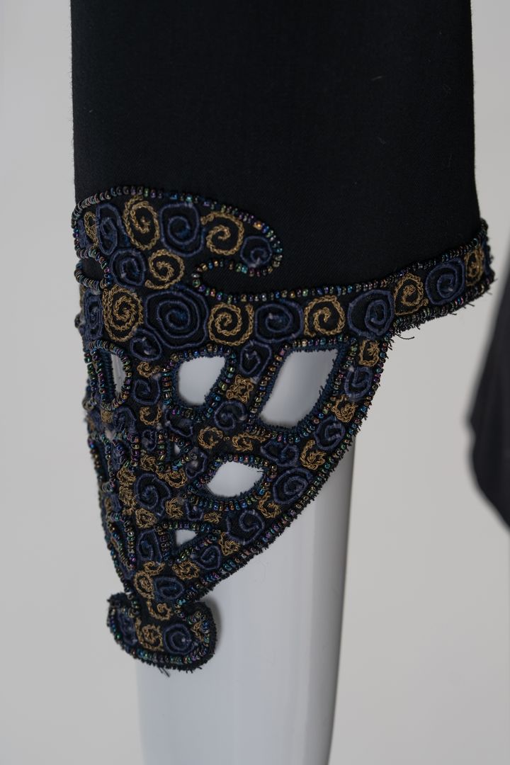 袖口のディテール。