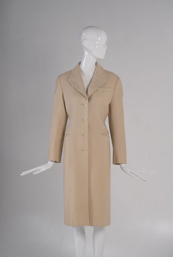 プラダのシングルブレストウールコート。