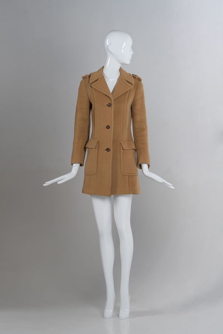 プラダのカーコート。