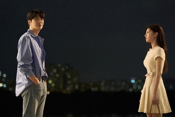 ホジンとムヒとの間には恋愛感情が生まれるもののなかなか通じ合わない Netflixシリーズ「恋の通訳、できますか？」独占配信中