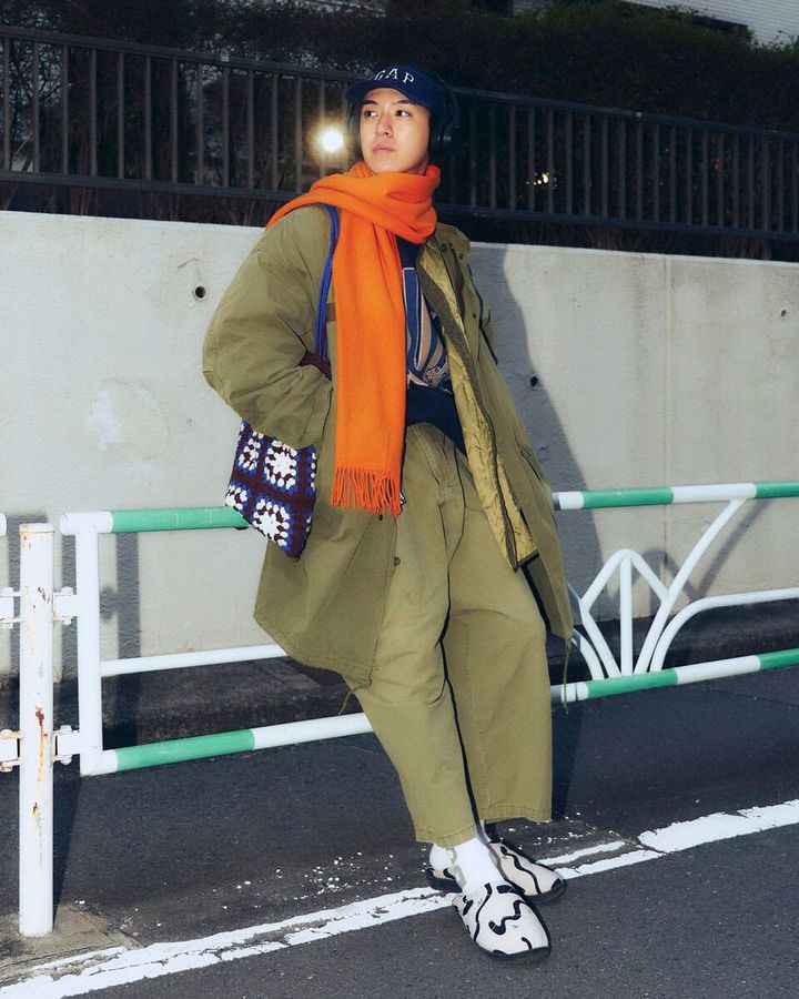 【スナップ】同系色のミリタリーで揃えて、“柄モノ”のシューズやカバンでアクセントを