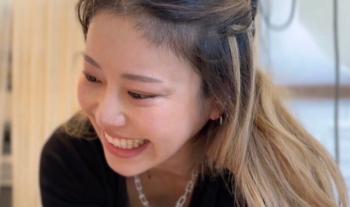 【写真・画像】「やばいな、人生」“38歳でおばあちゃんになった美女”のビジュアル＆家族構成に衝撃「どうなってんの！？」 1枚目