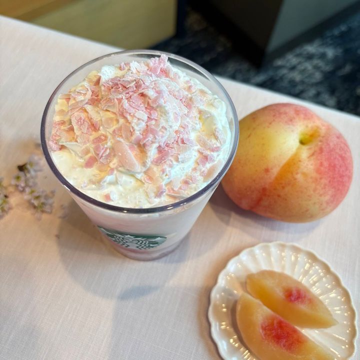 スタバ 桜 咲くよ 白桃 フラペチーノ®