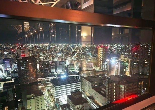 【写真】31階建ての超高層ビルの30階に位置するため、広範囲の夜景が望める 画像提供：SS30管理事務所