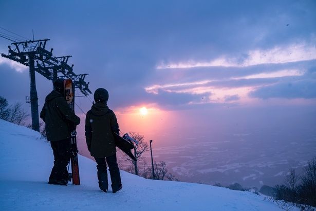 スキー場＝滑る場所というイメージを超え、自然、美食、温浴、絶景を五感で味わう“アプレスキー”の新しい楽しみ方を提案