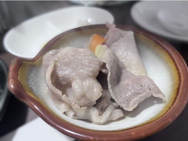 杜仲茶ポークの濃厚な旨味に舌鼓！