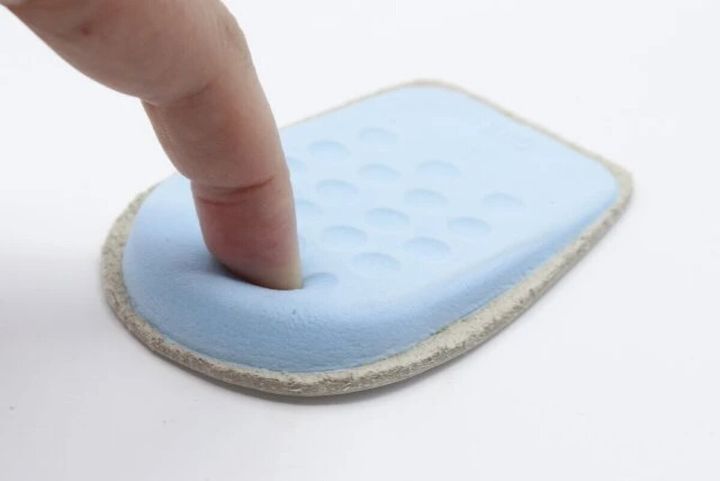 ダイソー 牛革パッド（メンズ、かかと用）