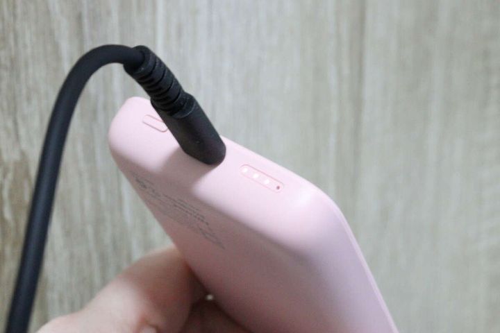 充電・転送ケーブル（Type-AーType-C、やわらかケーブル、ブラック） 使用例