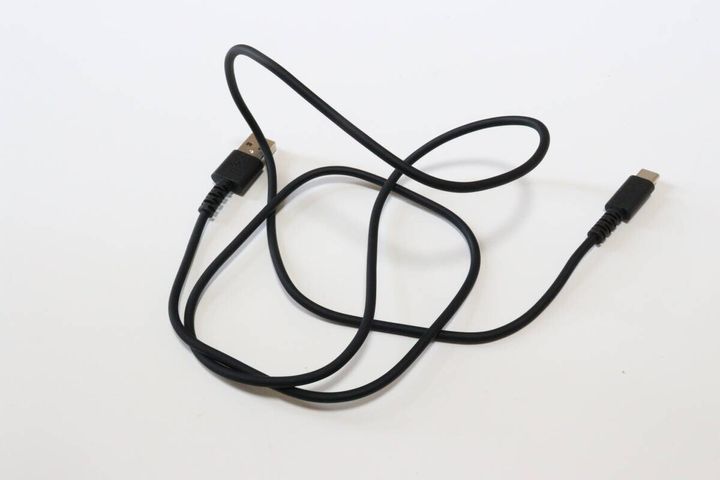 充電・転送ケーブル（Type-AーType-C、やわらかケーブル、ブラック） やわらかい