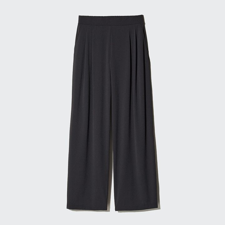 ユニクロのウルトラストレッチアクティブワイドパンツ