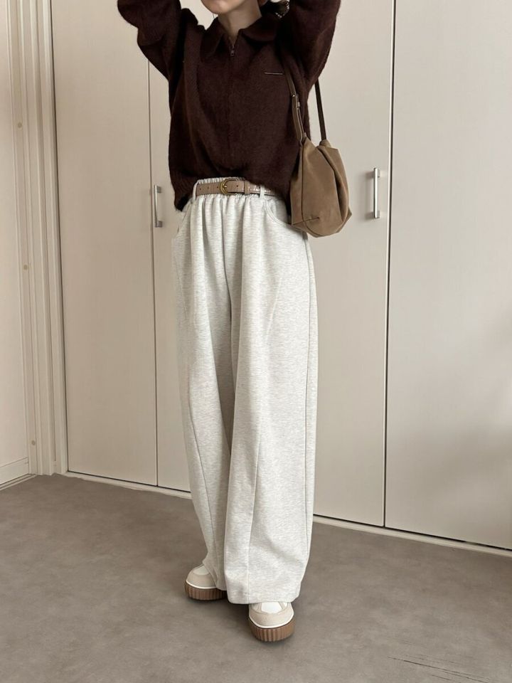 大人女子スウェットパンツベルトウエストマークコーデ