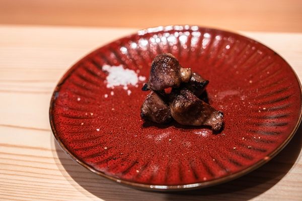 【神奈川県横浜市】名店の一番弟子が独自の“三種火入れ方”で提供！大人の焼き鳥店「串焼 大紀」オープン