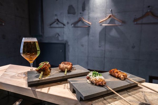 【神奈川県横浜市】名店の一番弟子が独自の“三種火入れ方”で提供！大人の焼き鳥店「串焼 大紀」オープン