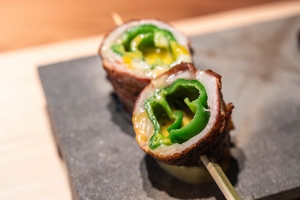 【神奈川県横浜市】名店の一番弟子が独自の“三種火入れ方”で提供！大人の焼き鳥店「串焼 大紀」オープン