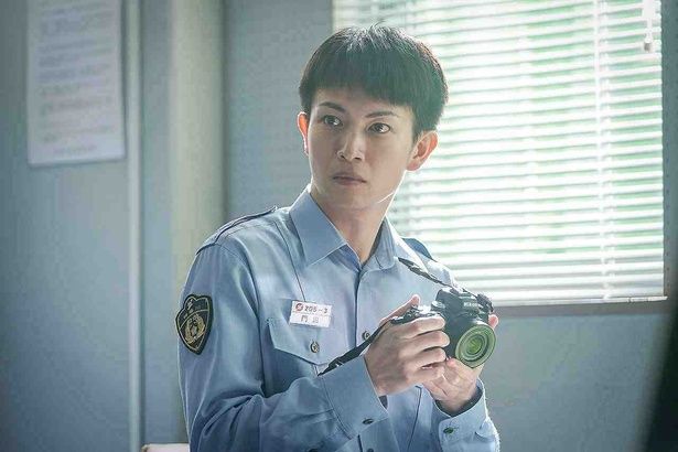 『教場 Requiem』で第205期の生徒、門田陽光役を演じる綱啓永 [c]フジテレビジョン[c]長岡弘樹／小学館