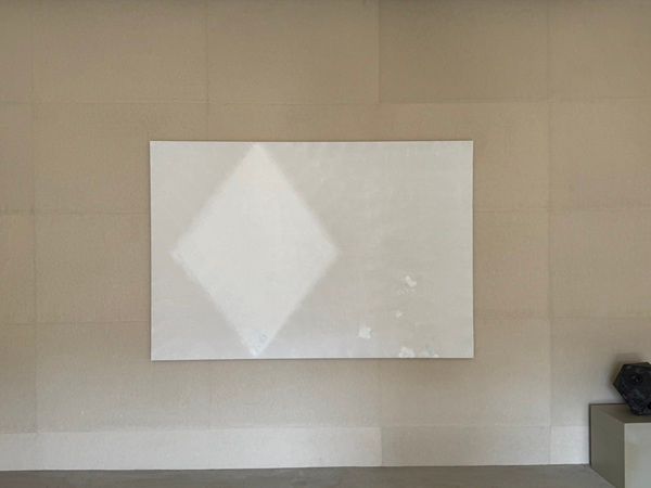 東京・代官山のヒルサイドフォーラムで黒谷和紙作家ハタノワタルの個展「ひかり」開催