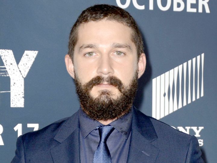 シャイア・ラブーフ、乱闘騒ぎで逮捕 ミア・ゴスと破局していた （C）AFLO width=