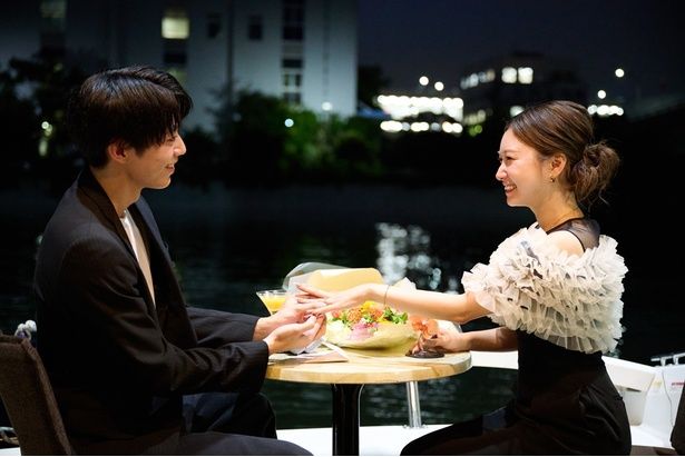 手紙の花言葉をもとに作られる「レターブーケ」は、プロポーズの花束にもぴったり