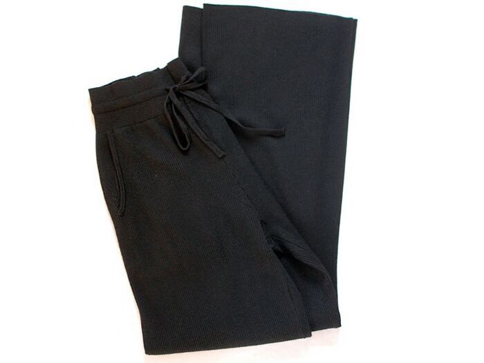 【ユニクロ】一度履いたらもうやみつき♡大人気『美脚パンツ』がお値下げ中。買うなら今しかないですよ～！