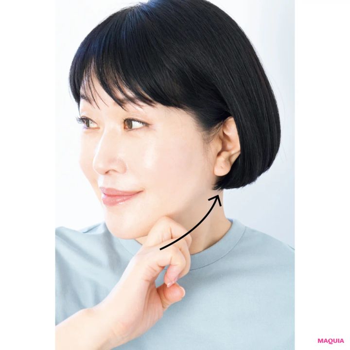 冷え込む日のぬくぬく美容 温活 フェイスラインはチョキローラーで流す