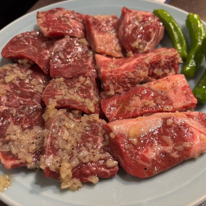 塩ハラミとサガリの盛り合わせ