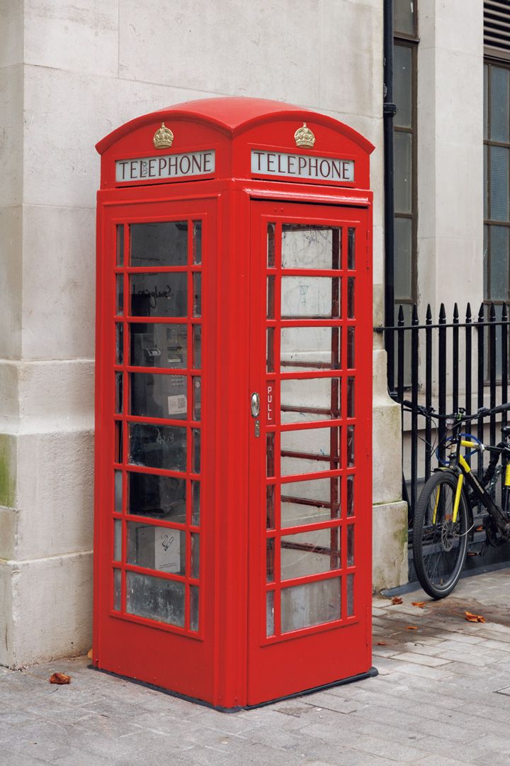 街中どこを見ても誰を見てもオシャレ！ロンドンの「赤」の上手な取り入れ方