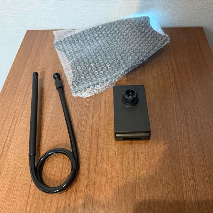 ダイソーで「寝ながらスマホ＆タブレット」！腕が疲れない550円の本格スタンド発見