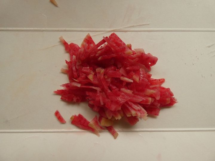 さっぱり味でおつまみにぴったり！「じゃがいもと紅芯大根のカナッペ」