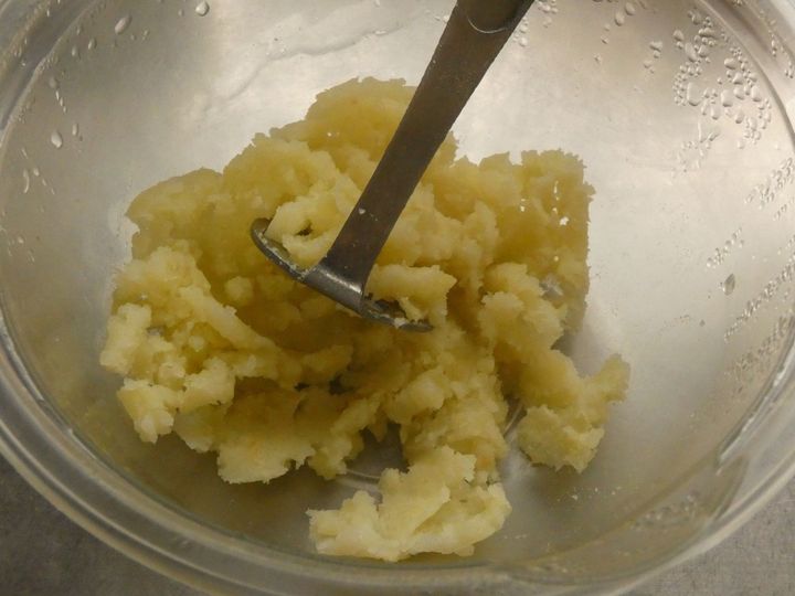 さっぱり味でおつまみにぴったり！「じゃがいもと紅芯大根のカナッペ」