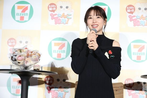 新商品発表会には、猫好きな桜井日奈子さんも登壇
