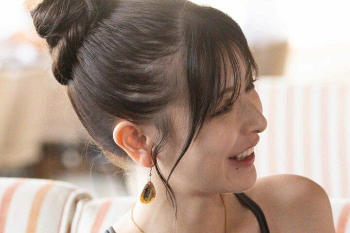 【写真・画像】“小悪魔系”25歳女優、イケメン経営者との初デートでバックハグ＆手繋ぎイチャイチャ！「近い、近いって！」の声 1枚目