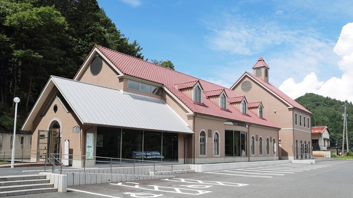 妖精の森 ガラス美術館提供