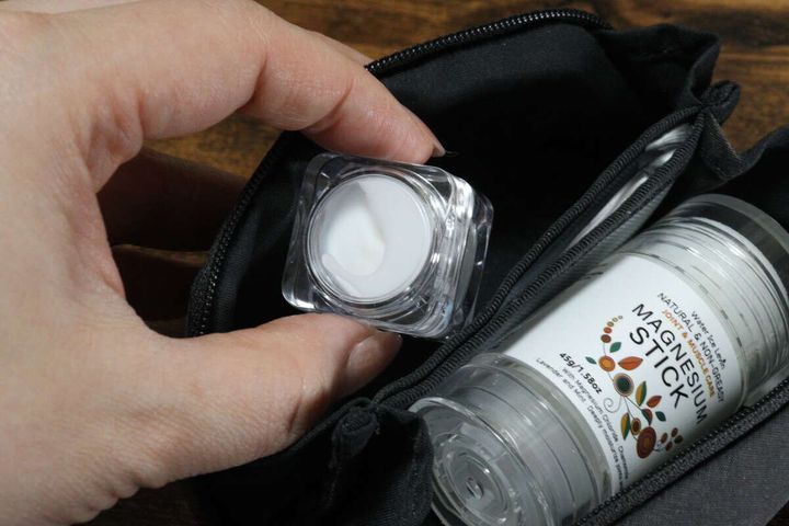 ダイソーのクリームケースはコスメの小分けに便利