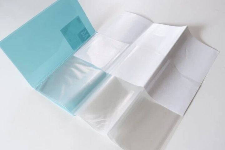 ダイソー コンパクト収納クリアブック（A4、7ポケット） 使用例