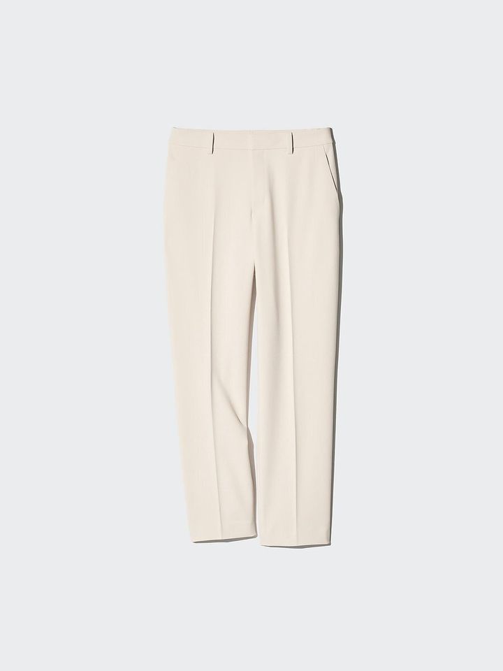 ユニクロのスマートアンクルパンツ