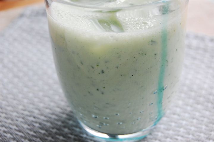 バナナとコマツナのスムージ一