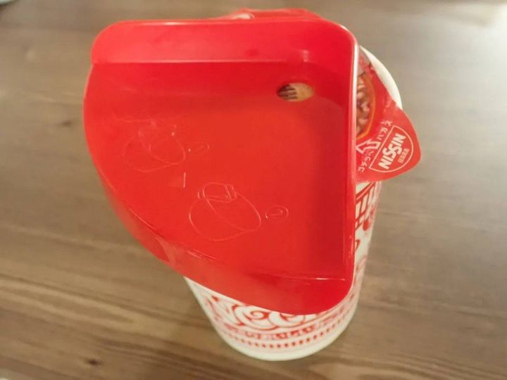 DAISO(ダイソー)：カップ麺フタホルダー