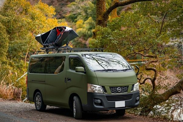 “準備で疲れない、アウトドア体験”を！ギアの積み下ろしを革新するルーフラック登場