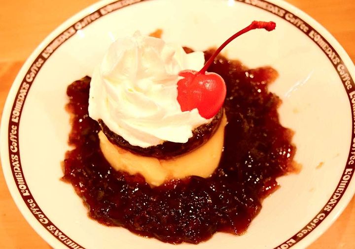 プリンの周りには、自家製珈琲ジェリーがぐるっと一周。