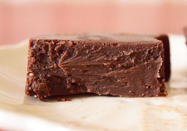 濃厚なショコラのコクがしっかりと感じられ、ひとつでも満足感たっぷりの一品です。