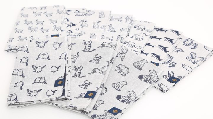 かつてはアパレルブランドの黒衣（くろこ）として、ネクタイを黙々と縫い続けてきた岡山県津山市の縫製業者、笏本（しゃくもと）縫製。三代目の笏本達宏さん（39）は、家業を「ただ待つだけの受託製造」から、自らのブランドで勝負する「選ばれる工場」へと変貌させました。