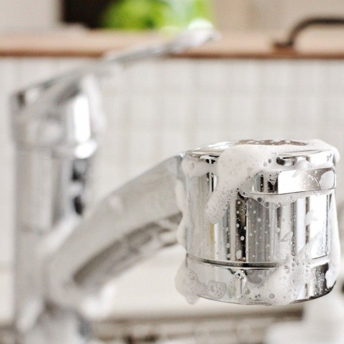 『シンクの曇り汚れ』は洗剤じゃなくてコレ使う！驚くほどピカピカになりますよ♡【掃除の裏ワザ】