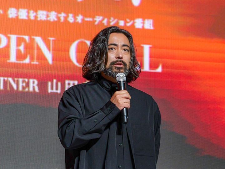 映像配信サービス「Lemino」による新たなコンテンツラインナップを発表する『Lemino NEXT STAGE』が、2月19日に都内で開催。俳優の山田孝之さんが登壇し、俳優オーディション番組『THE OPEN CALL-MAIN PARTNER 山田孝之-』について言及しました。（写真：All About ニュース編集部）